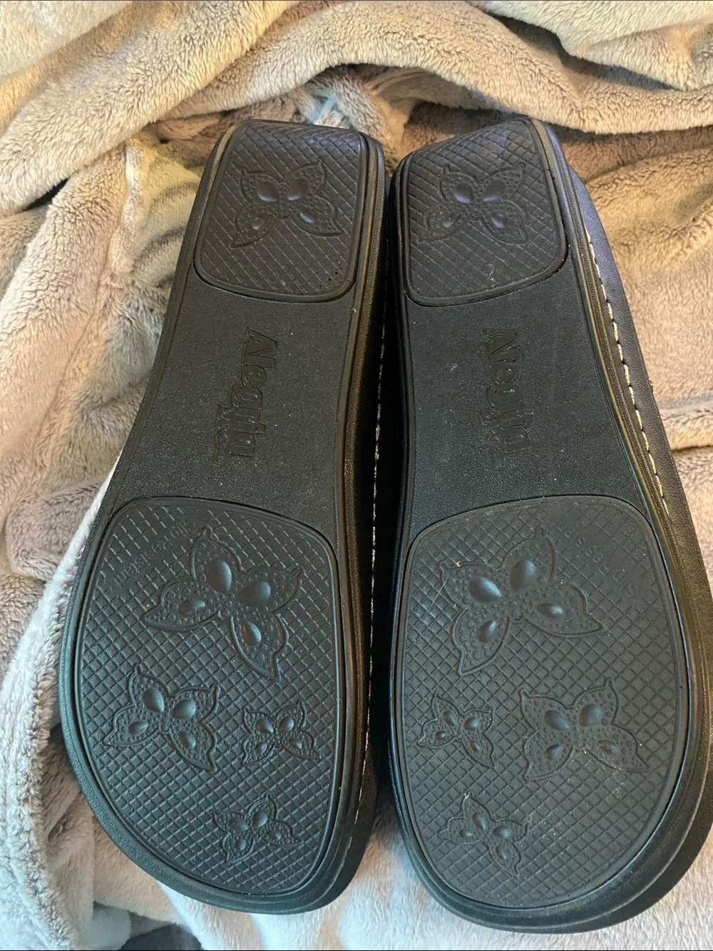 Alegria Black Slip-On Comfort Shoe